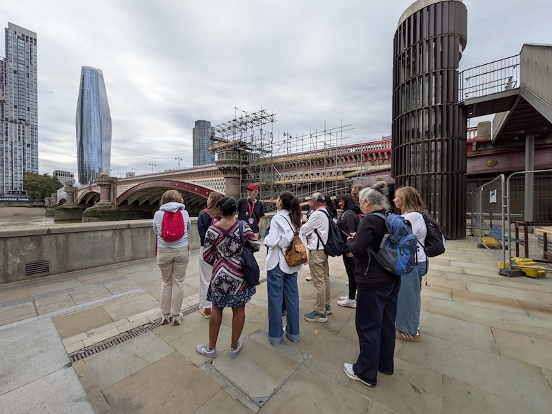 Neuro Walkers Guided City Tour 2026